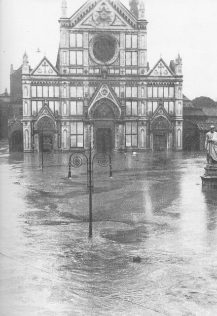 Santa Croce square during the flood.