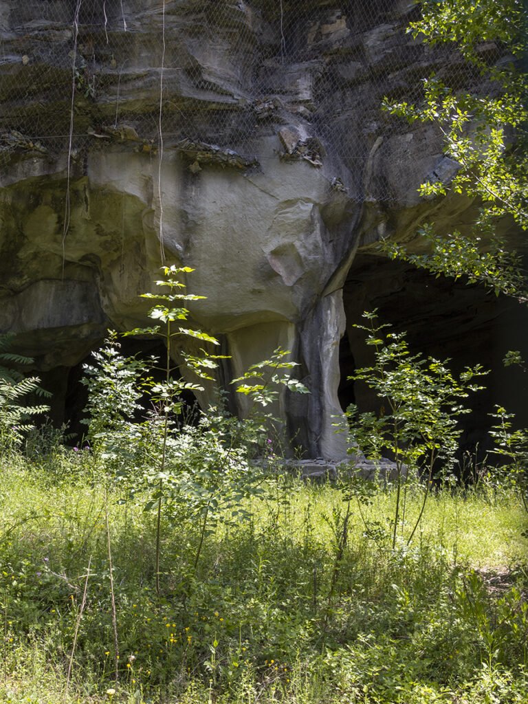 Fratelli Braschi's cave-like quarry on Monte Ceceri