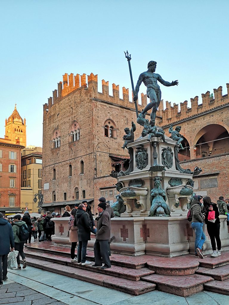 Piazza del Nettuno, Bologna