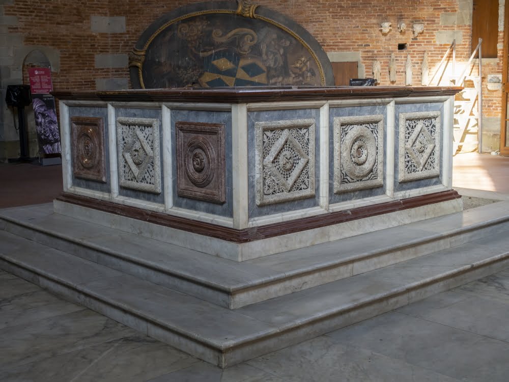 Baptismal font in the Baptistery in Pistoia.