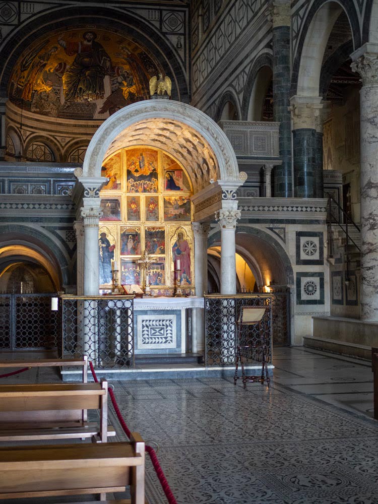 Michelozzo, Chapel of the Crucifix, 1448.