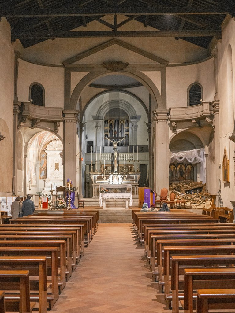 Sant'Ambrogio interior