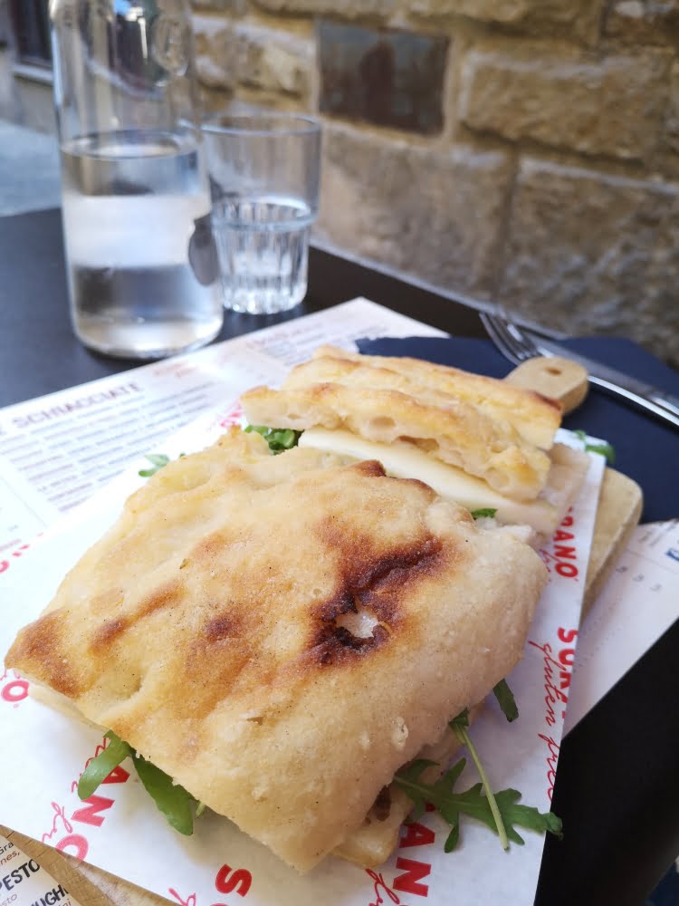 schiacciata senza glutine da Sgrano, Firenze.