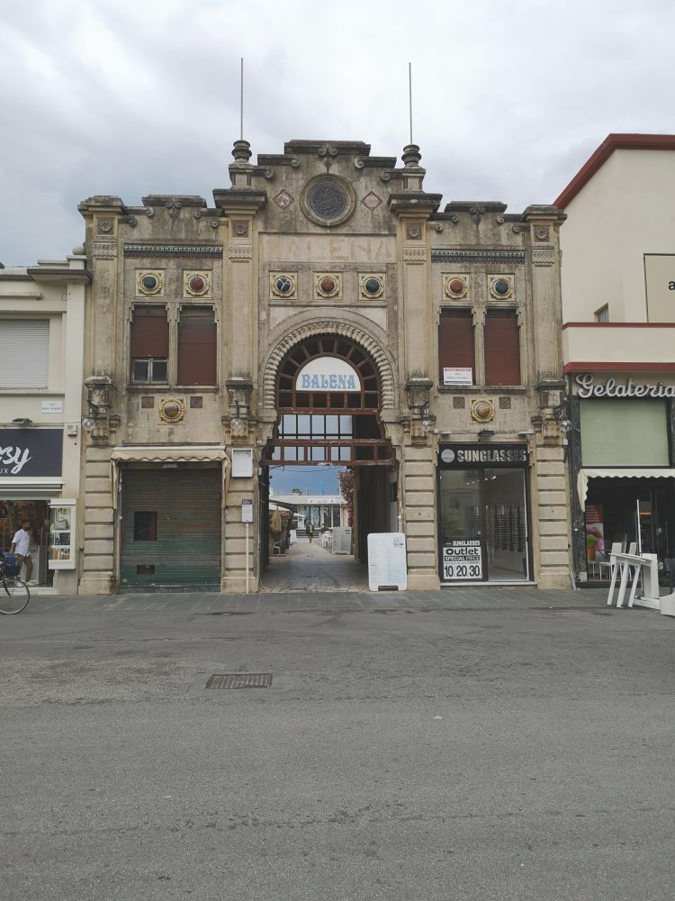 Bagno Balena, Viareggio