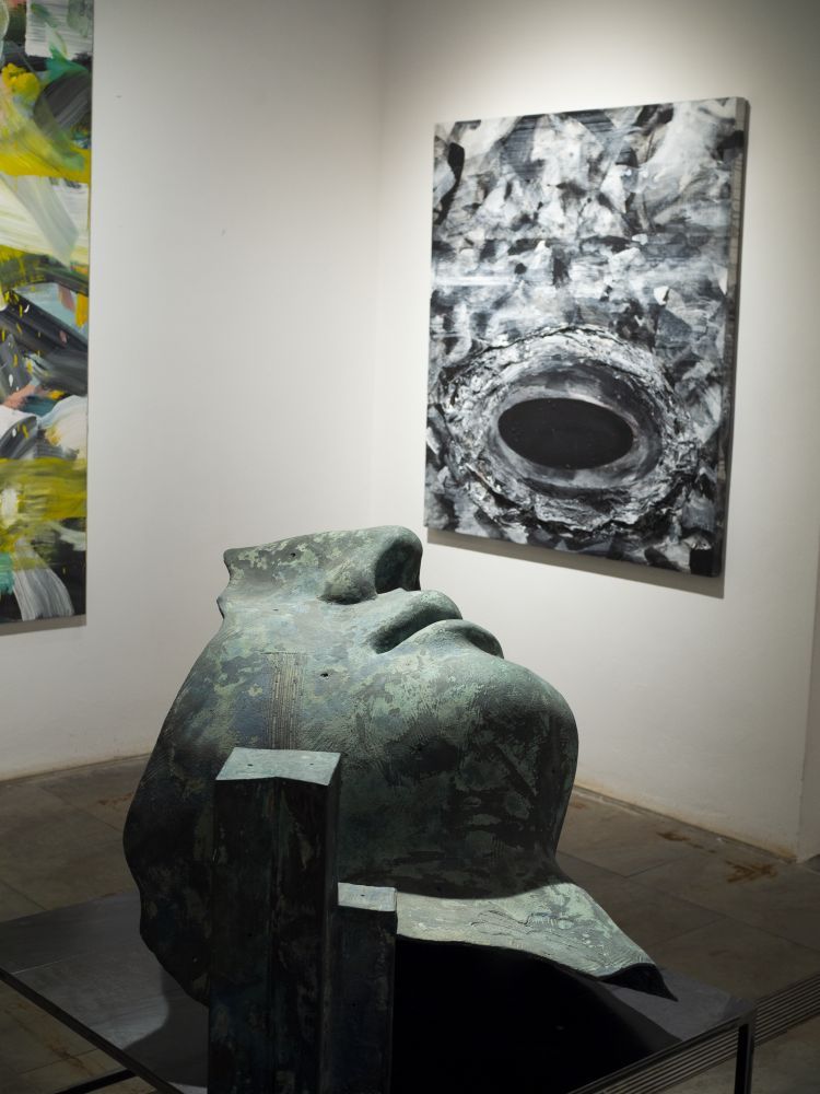 Igor Mitorai, Sonno tatuato sdraiato